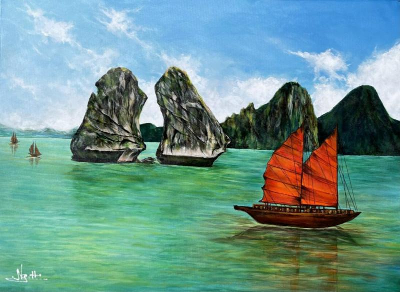 Hình ảnh thuyền buồm truyền thống trên mặt nước xanh ngọc, một bức tranh Vẽ Vịnh Hạ Long tiêu biểu cho vẻ đẹp hùng vĩ