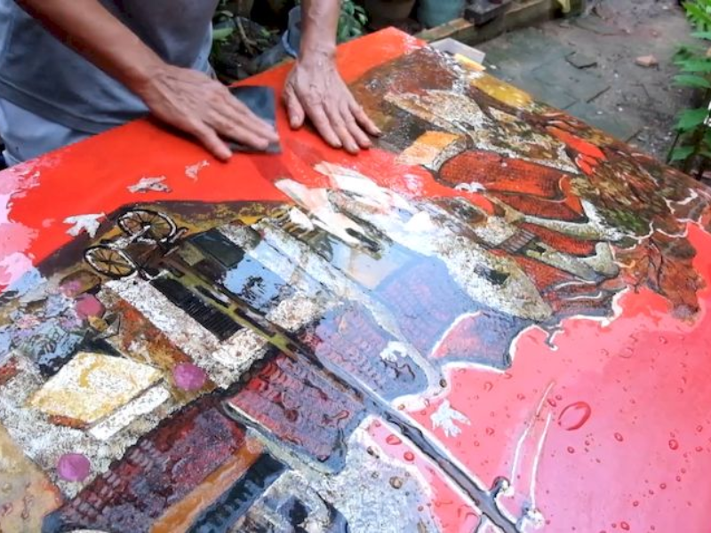 Hướng dẫn cách làm tranh sơn mài bằng vỏ trứng đơn giản 8 Hoàn thiện và đánh bóng