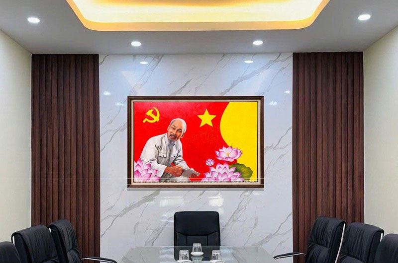 Tranh Bác Hồ treo hội trường