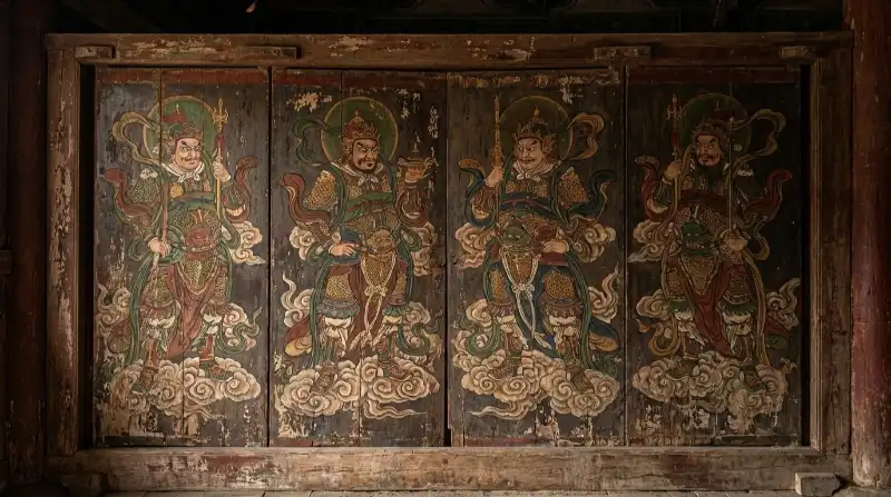 Tranh Phật Tứ Đại Thiên Vương hộ pháp vẽ trên ván gỗ nhuốm màu thời gian