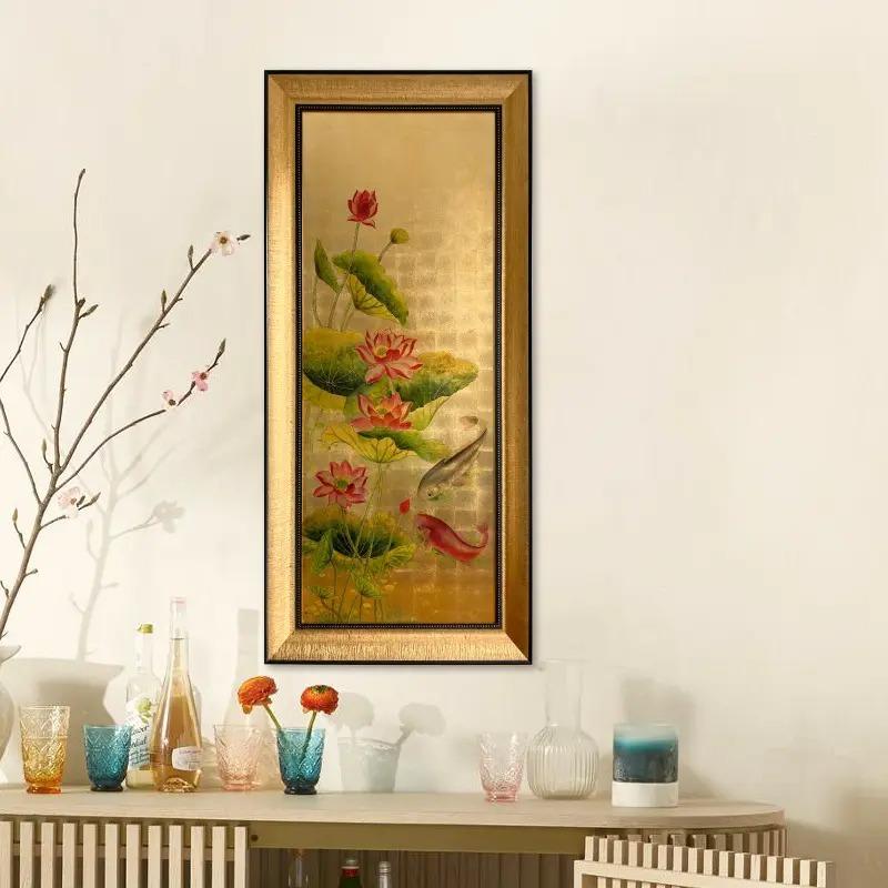 Tranh sơn mài dát vàng cao cấp - Nghệ thuật và phong thủy 12 Sự hòa quyện giữa hoa sen và cá chép trên nền dát vàng rực rỡ, tượng trưng cho sự dư dả, tài lộc và ý chí vươn lên.