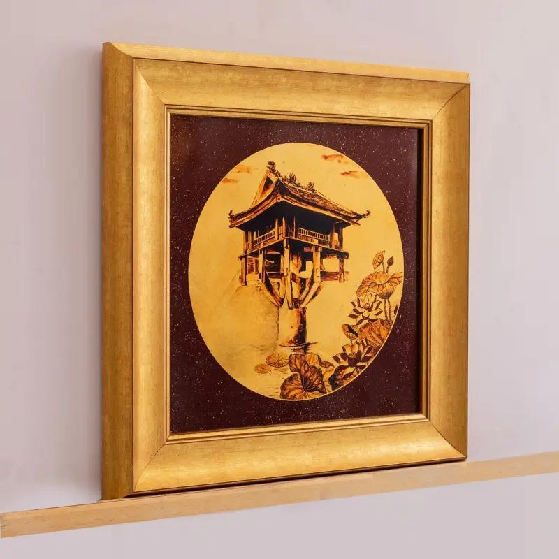 Tranh sơn mài dát vàng cao cấp - Nghệ thuật và phong thủy 7 Tái hiện công trình kiến trúc cổ trên nền sơn mài dát vàng, lưu giữ giá trị văn hóa và tạo sự nổi bật độc đáo.