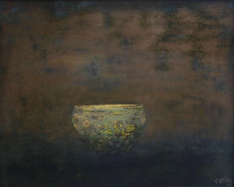 Chiếc bình gốm đơn giản nhưng đầy chiều sâu với kỹ thuật mài nhẵn công phu.