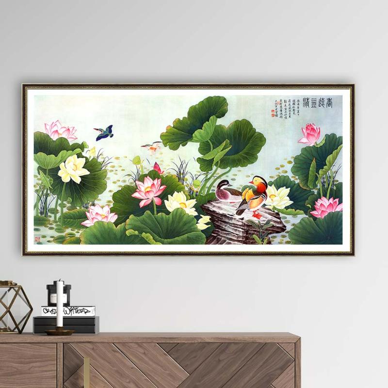 Tranh đôi chim uyên ương – Biểu tượng hạnh phúc lứa đôi 15 Tranh đôi chim uyên ương còn được gọi là “uyên ương quý tử” khi kết hợp với hoa sen, cầu chúc sớm có con nối dõi