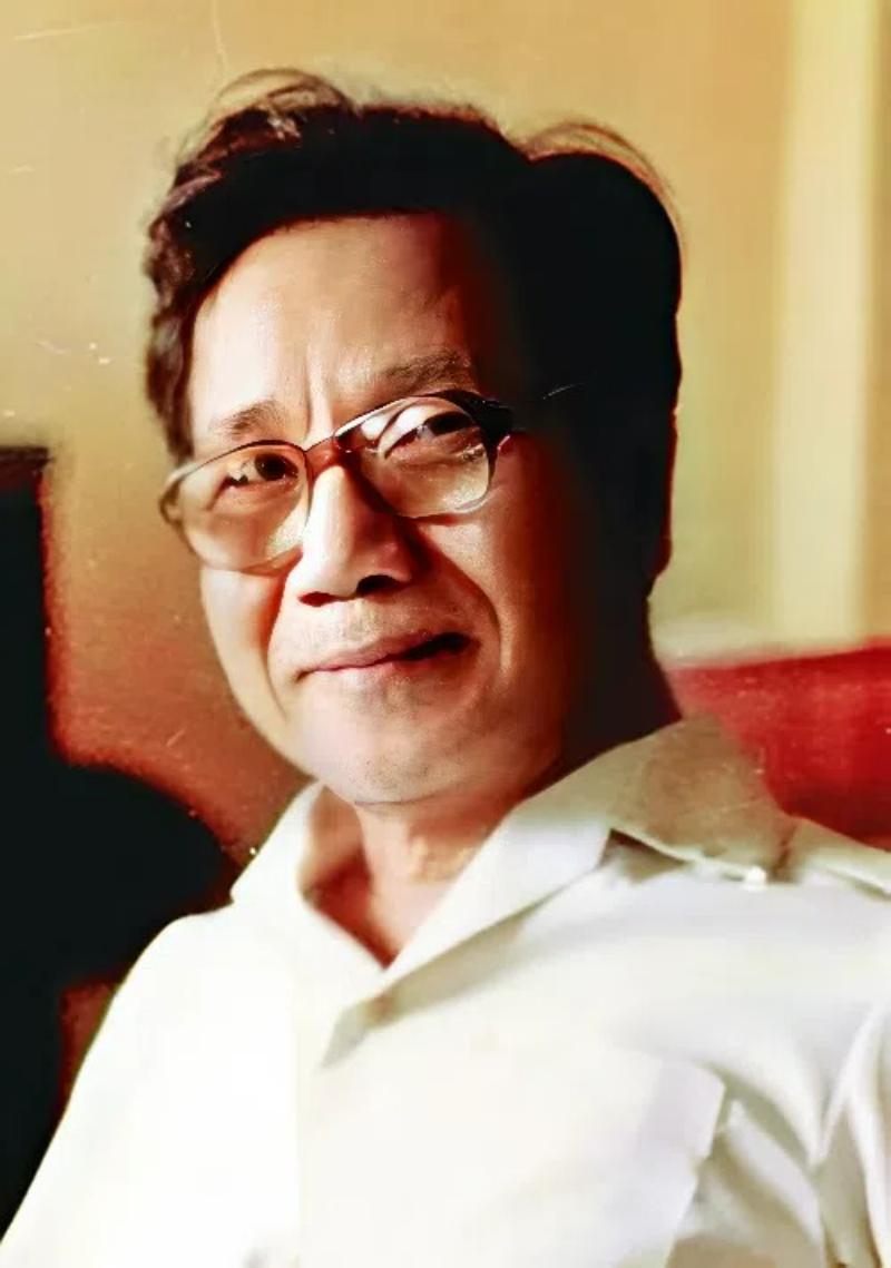 Nguyễn Khang - Phù thủy của màu sắc