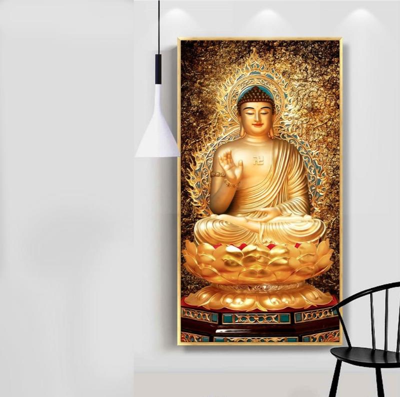 Vị trí treo tranh Phật trang nghiêm giúp không gian thêm ấm cúng và thanh tịnh.