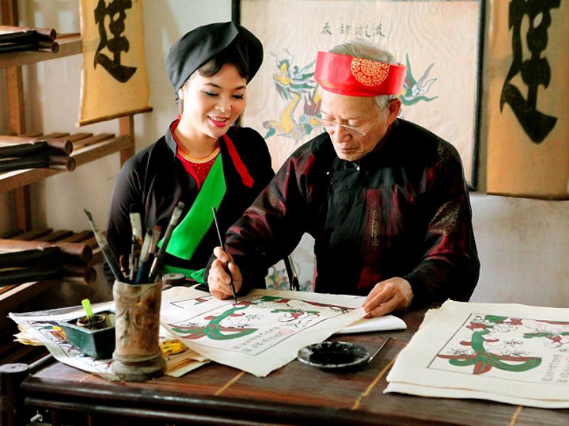 Cụ Nguyễn Hữu Sam là một trong những người làm nghề lâu đời nhất tại Đông Hồ 