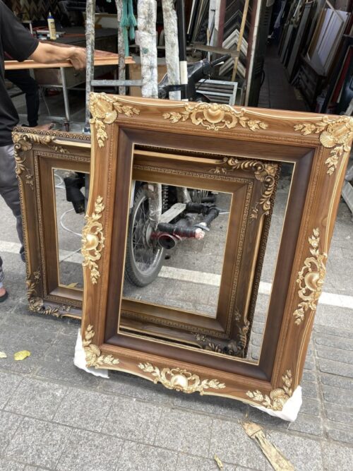 Khung tranh gỗ hoa văn