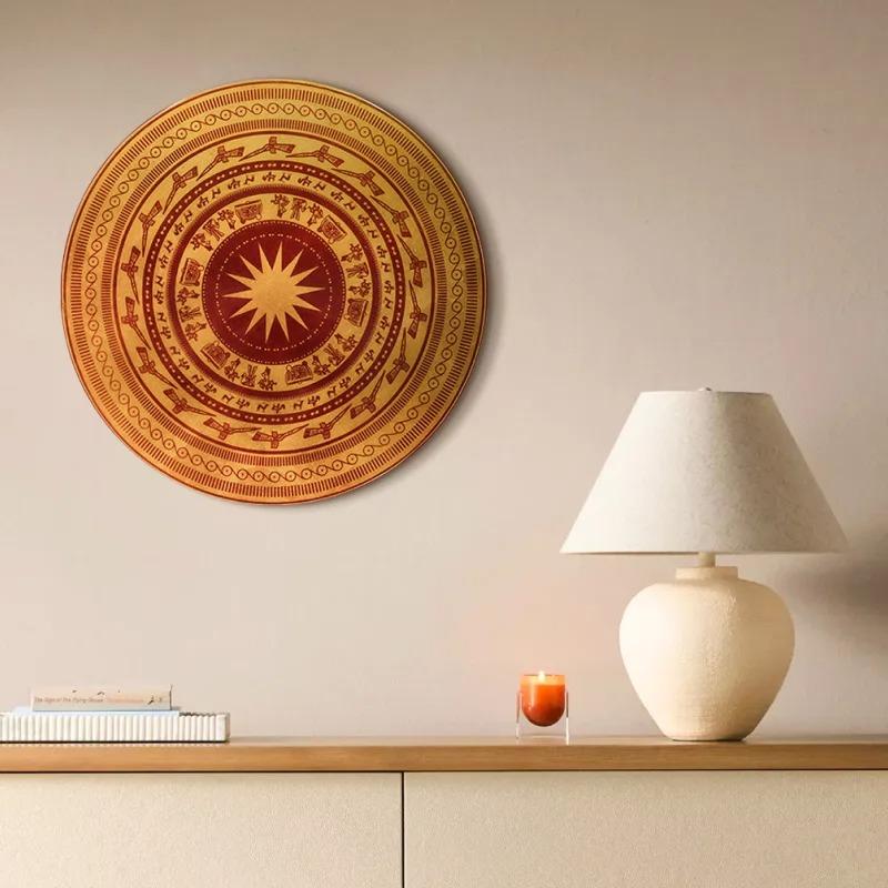 Tranh trống đồng họa tiết chim Lạc cách điệu, sự kết hợp hoàn hảo giữa bản sắc dân tộc và nghệ thuật đương đại.