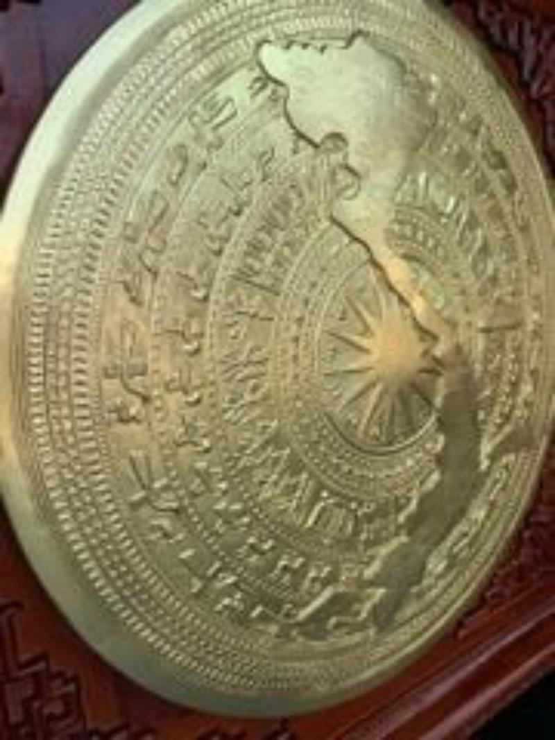 Tranh trống đồng mặt trống dát vàng 3 Tranh trống đồng mặt trống dát vàng - Ảnh 3