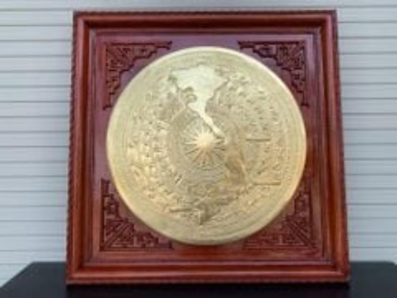 Tranh trống đồng mặt trống dát vàng 1 tranh trống đồng mặt trống dát vàng