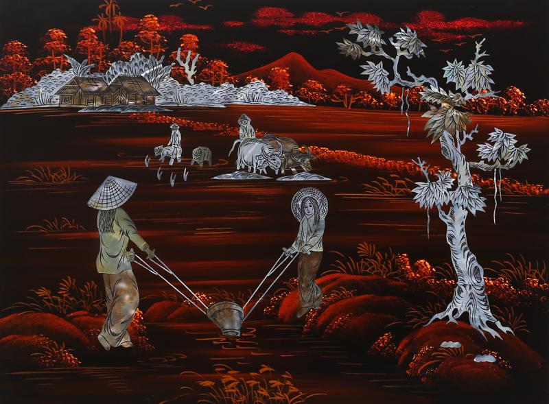 Tranh sơn mài khảm trai với những mảnh trai với ánh sắc tự nhiên tạo hiệu ứng phản chiếu ánh sáng lấp lánh