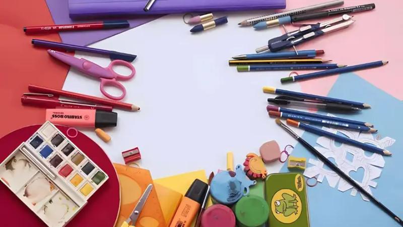 Dụng cụ vẽ cá voi đẹp