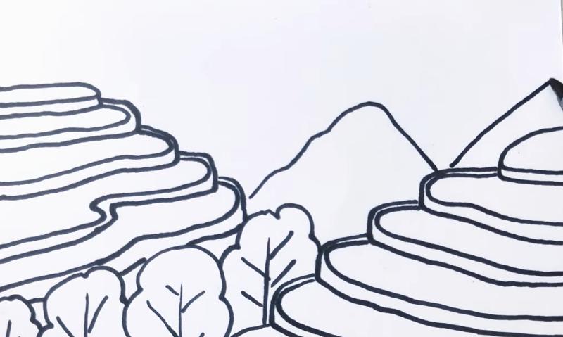 Vẽ tranh ruộng bậc thang đường nét to dần