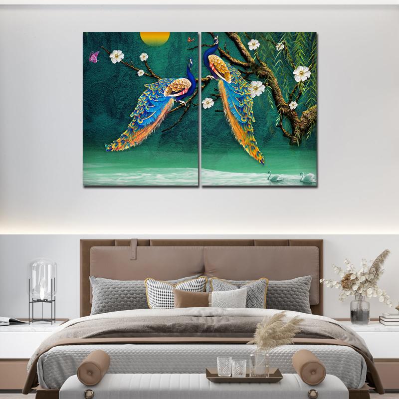 Tranh đôi chim công không chỉ sang trọng mà còn mang ý nghĩa phong thủy về tình cảm vợ chồng viên mãn, thủy chung.