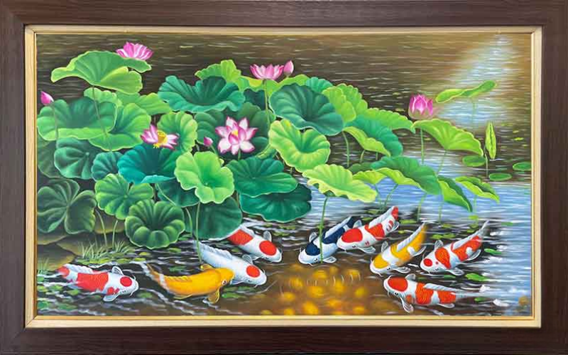 Tranh cá chép bên hoa sen mang ý nghĩa dư dả, no đủ quanh năm