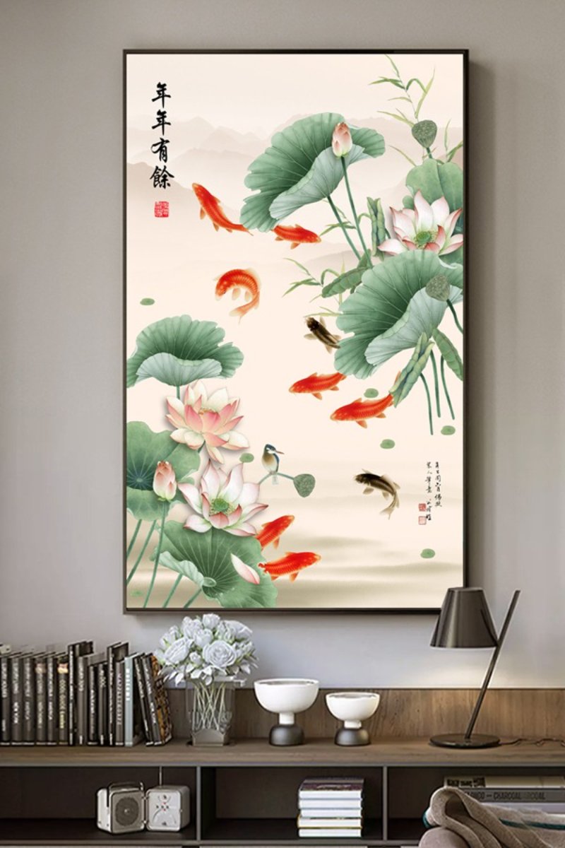 Tranh canvas cá chép hoa sen khổ dọc phong cách hiện đại