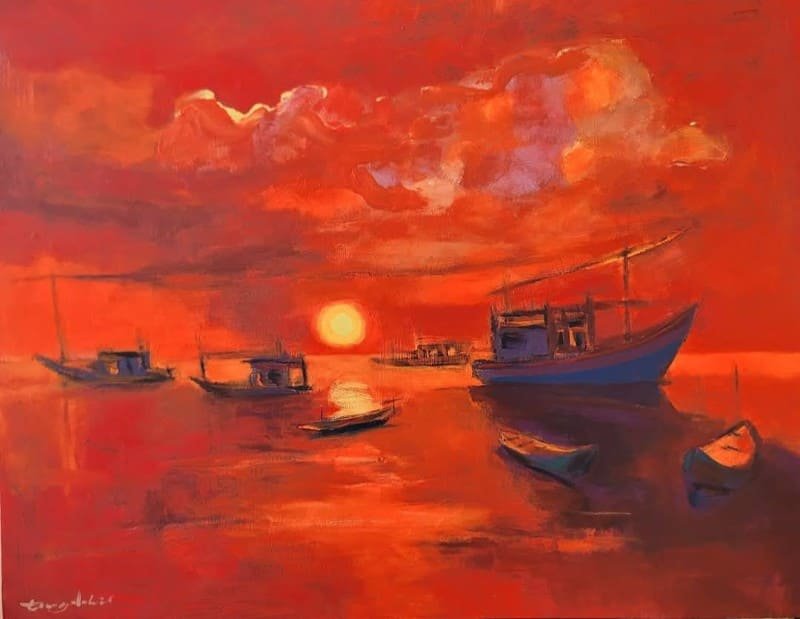 Tranh phong cảnh biển hoàng hôn với thuyền đánh cá trên mặt nước đỏ rực