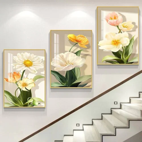 Tranh hoa lá treo cầu thang nhà ống